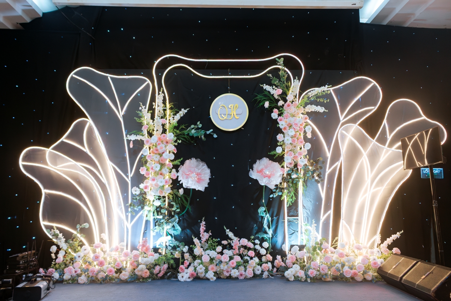 BACKDROP SÂN KHẤU - ĐẲNG CẤP VÀ SANG TRỌNG CHO MỌI SỰ KIỆN